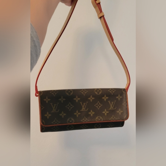 100% Authentic Louis Vuitton Twin GM Pochette, serial Code : CA0051 - Picture 7 of 17